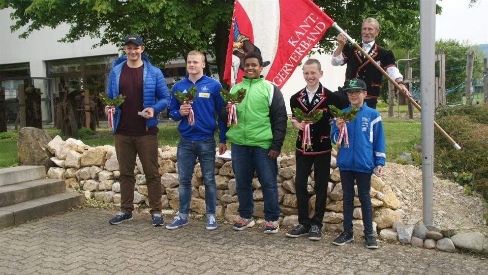 Die Sieger in den fünf Alterskategorien 